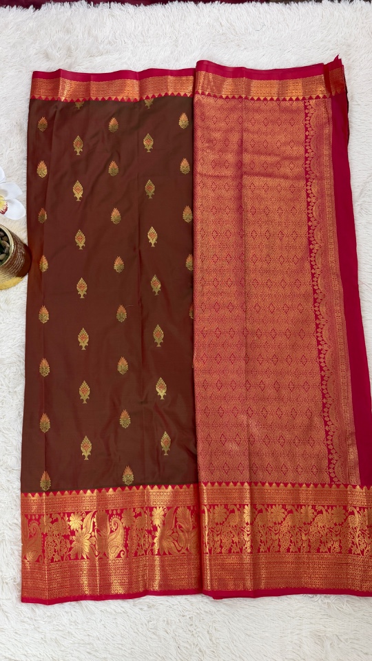 Gadwal Saree - Premium (Greeny Brown + Stitched blouse with Maggam work)